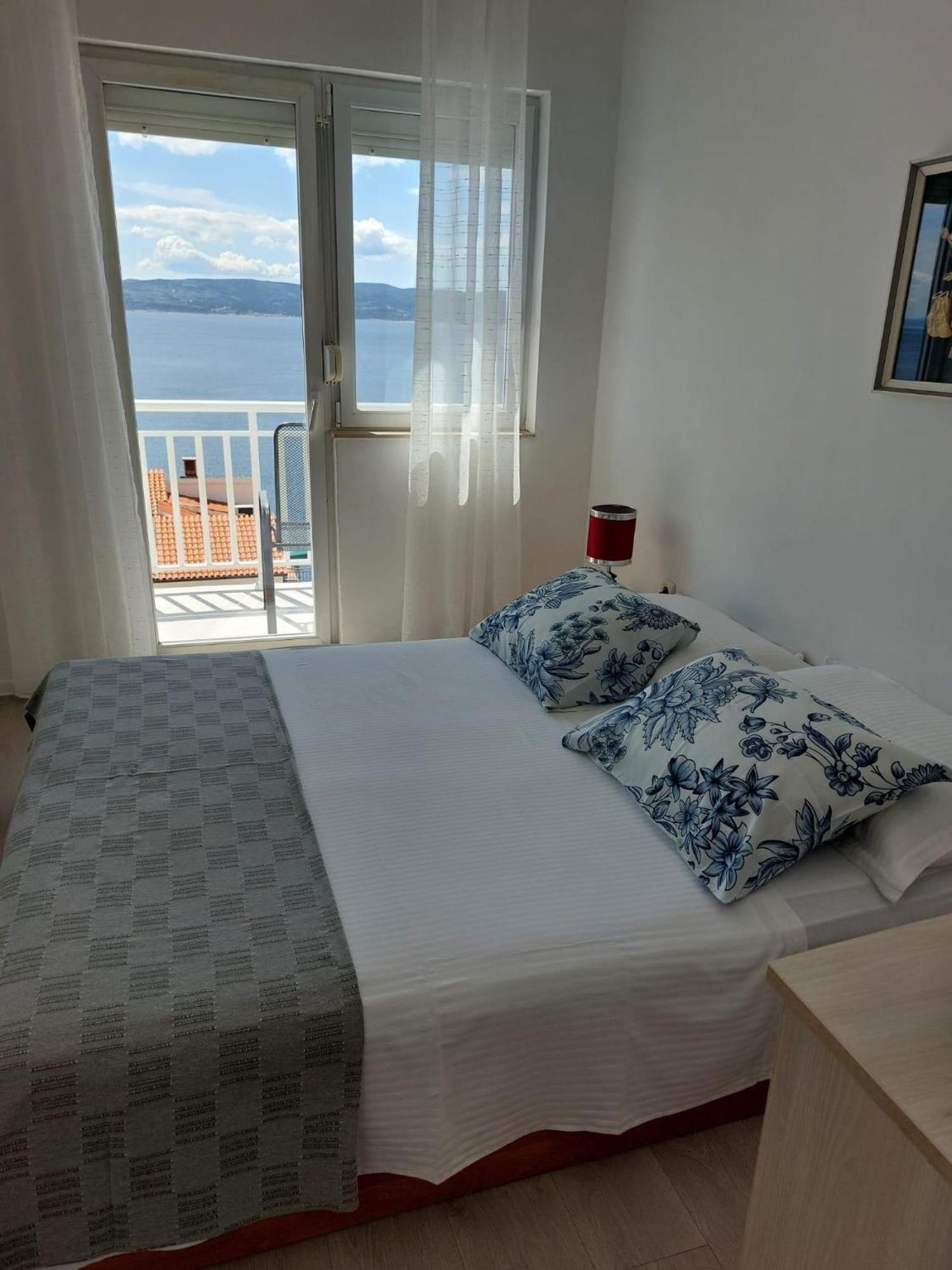 Apartments With A Parking Space Pisak, Omis - 1009 Luaran gambar