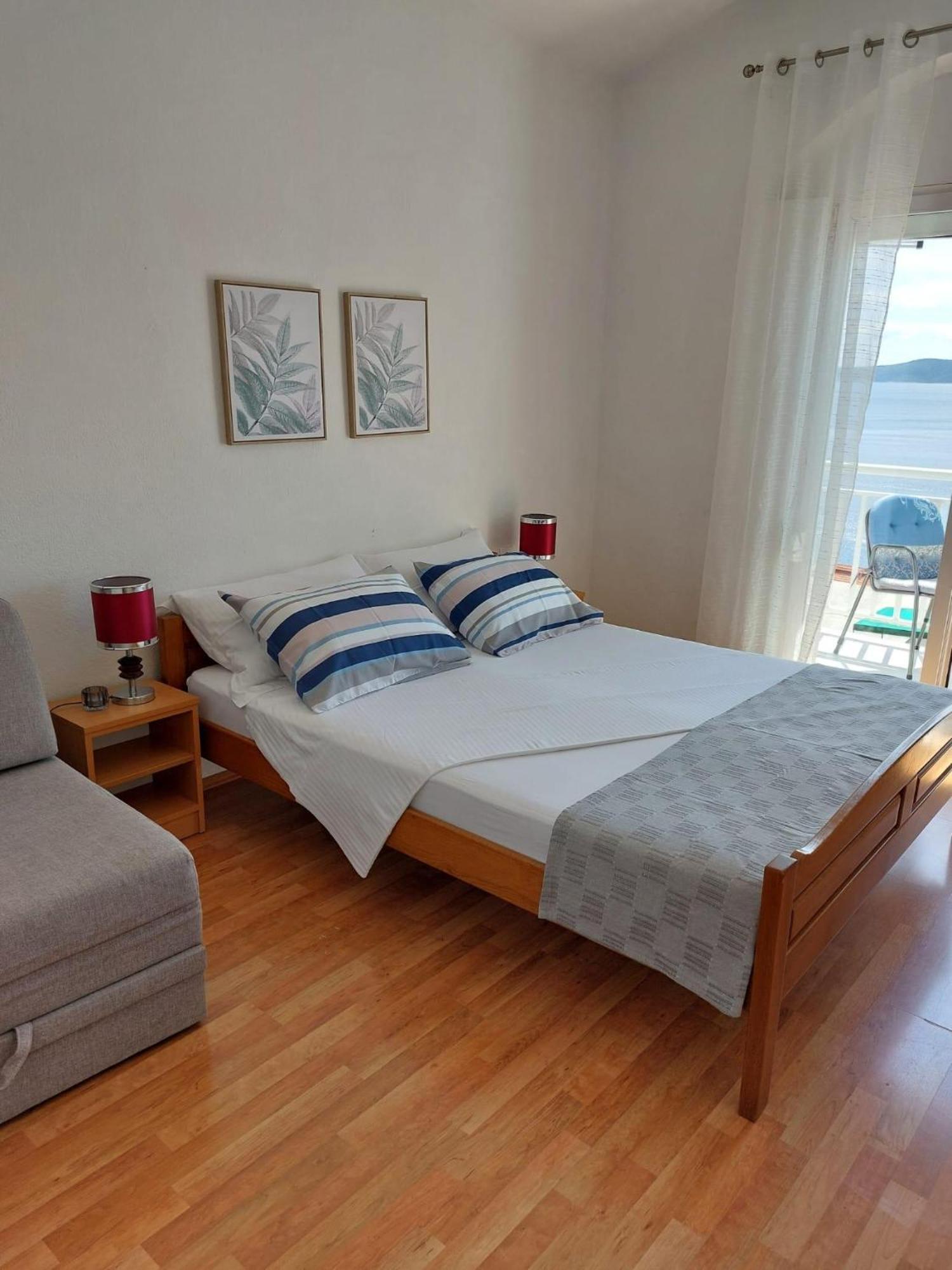 Apartments With A Parking Space Pisak, Omis - 1009 Luaran gambar