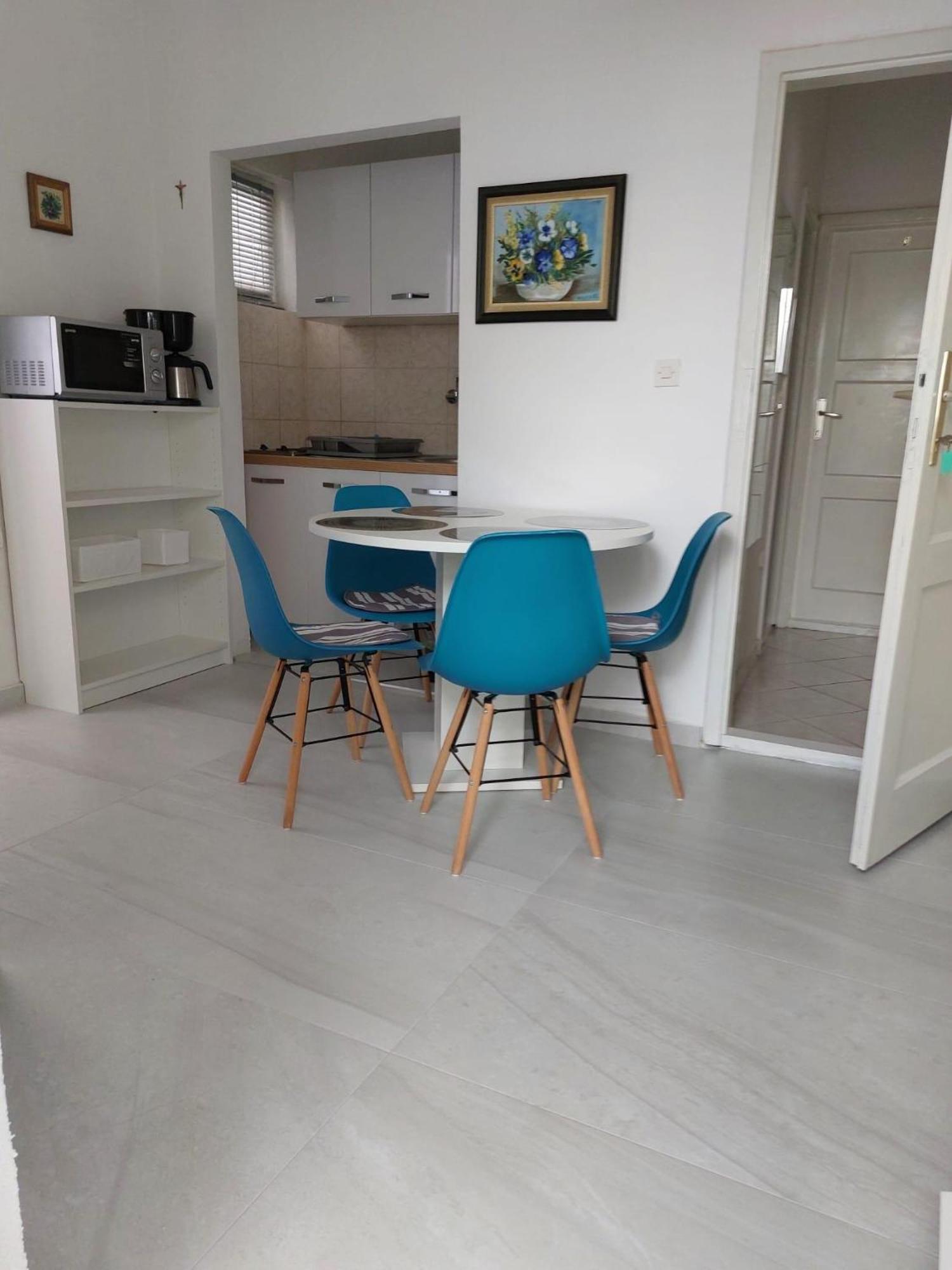 Apartments With A Parking Space Pisak, Omis - 1009 Bilik gambar
